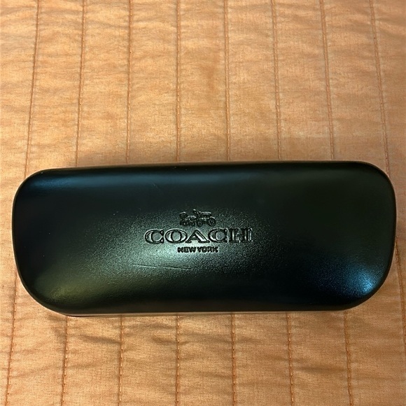 COACH Black Clam Shell Sunglass Case with Coach cleaning cloth - Picture 10 of 10